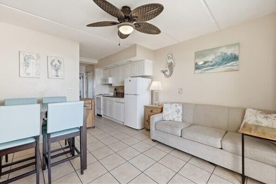 Condo 407