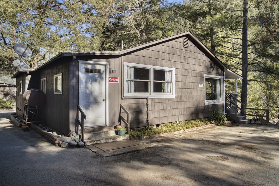 exterior cottage