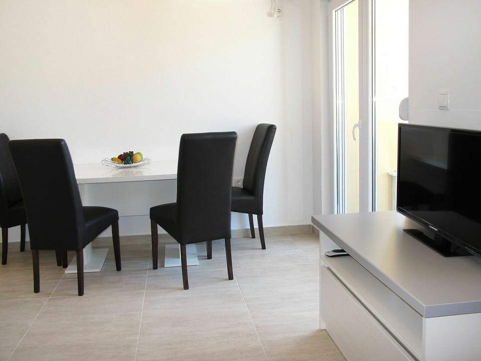 Room, Property, Furniture, Floor, Interior Design, Table, Building, Chair, Flooring, House