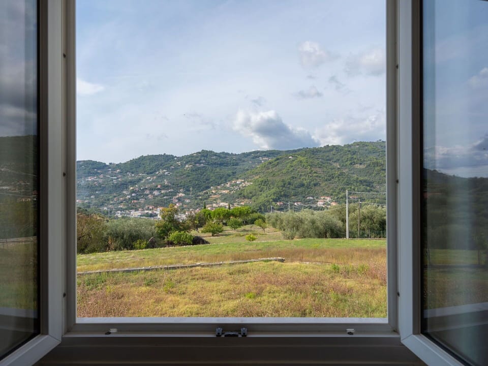 Sky, Window, Cloud, Mountain, Glass, Tree, Room, Interior Design, House, Rural Area