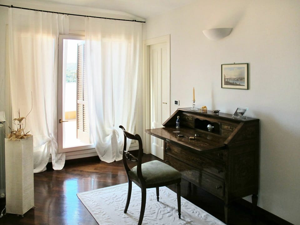 Property, Furniture, Table, Curtain, Wood, Interior Design, Flooring, Floor, Living Room, Hardwood