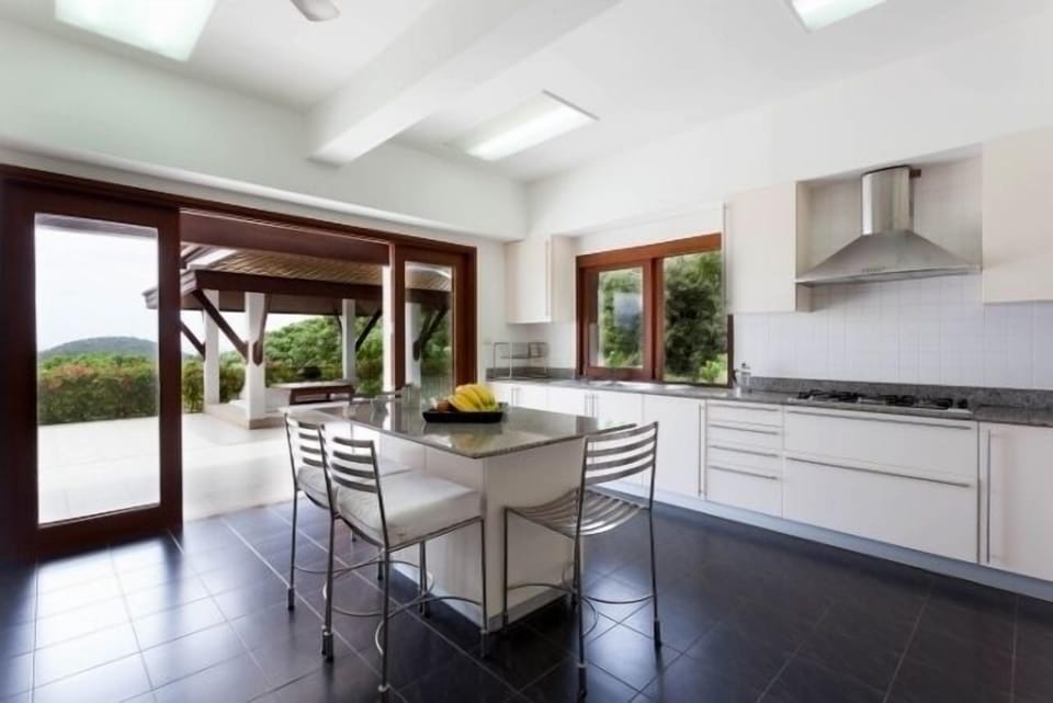 4BR Luxury Pool Villa - Layan Beach