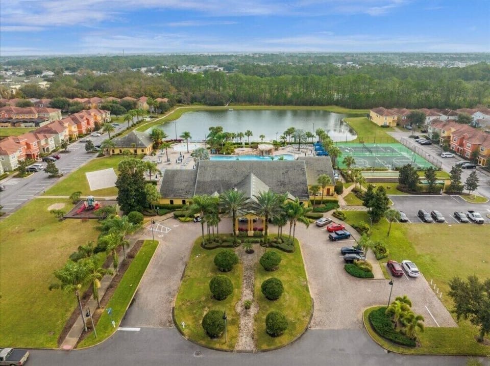 PP RESORT (1).jpg