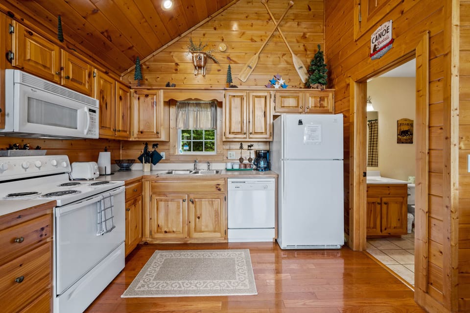 Well equipped kitchen..
