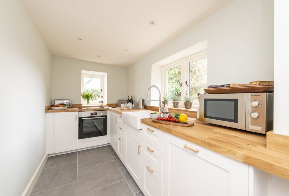 Evergreen, Bransgore: Kitchen