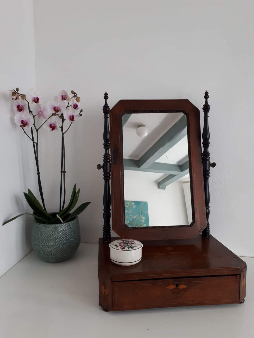 Master bedroom detail