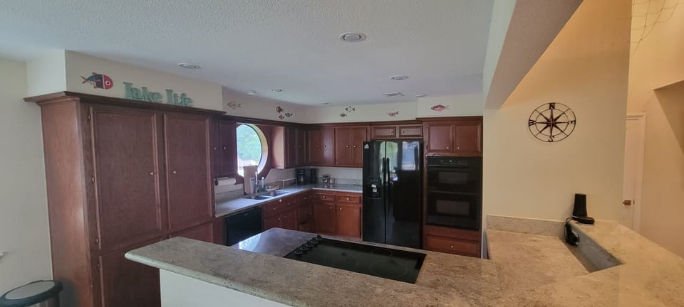 full kitchen