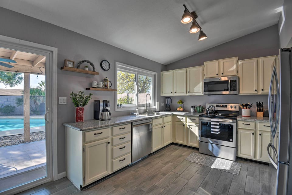 Kitchen | Coffee Maker | Toaster | Spices