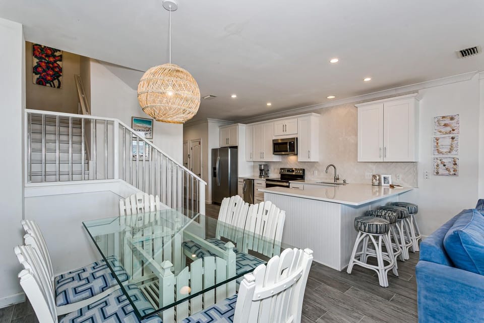 Open Floor Plan!