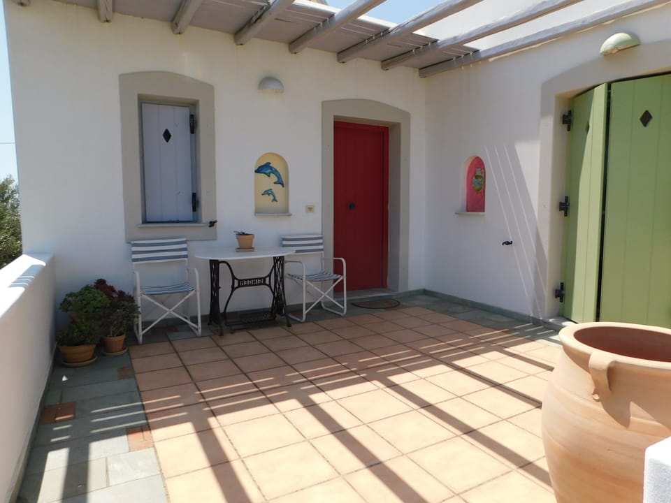 Entrance , balcony