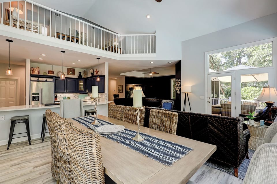 Dining Area/Kitchen