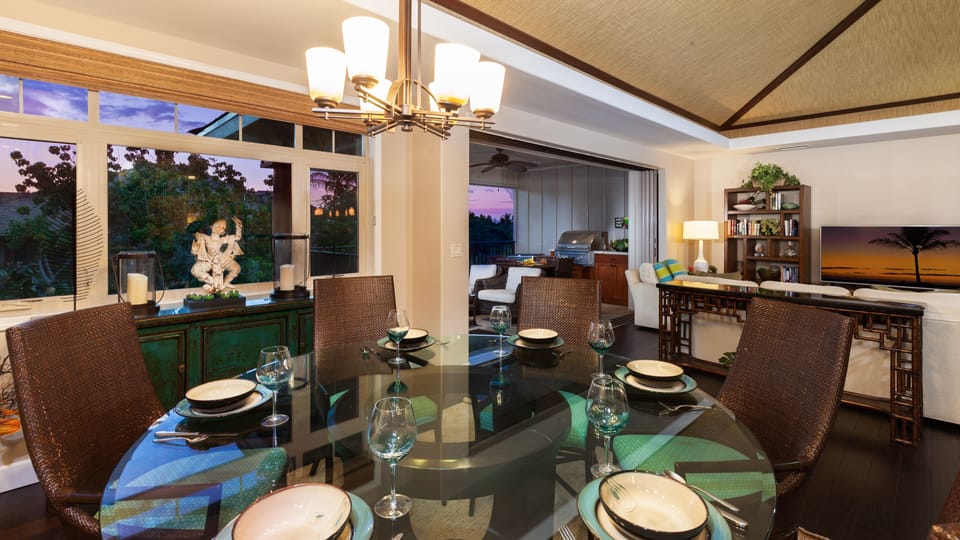 Everything you need for setting the table is provided