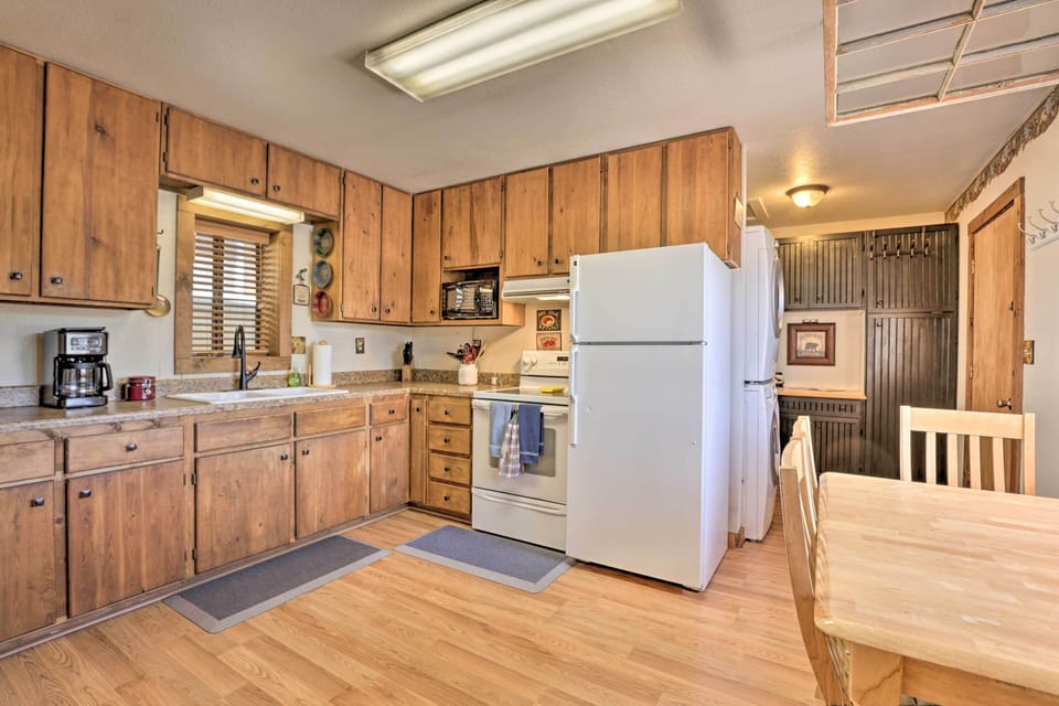 Kitchen | Drip Coffee Maker | Knife Set