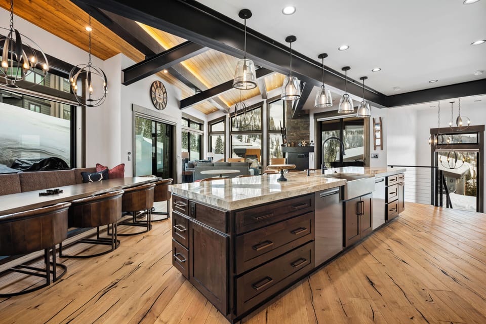 Main Open Area - dining table seats everyone