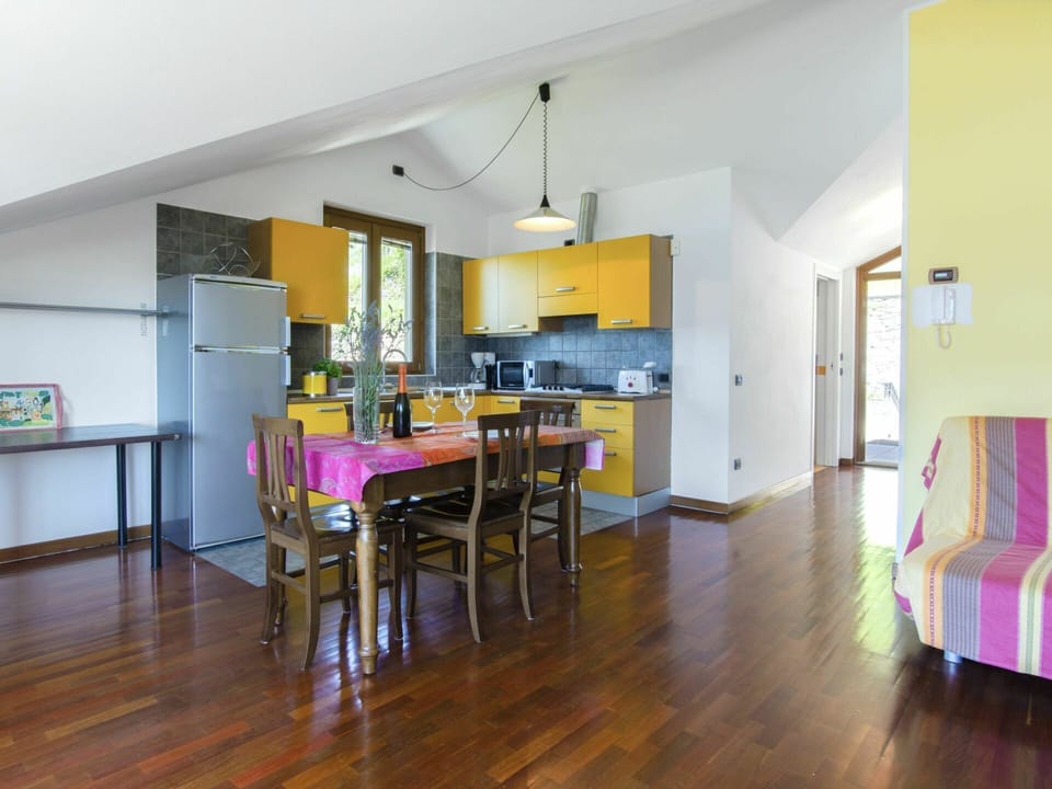 Room, Property, Floor, Building, Furniture, Wood Flooring, Hardwood, Laminate Flooring, Dining Room, Interior Design