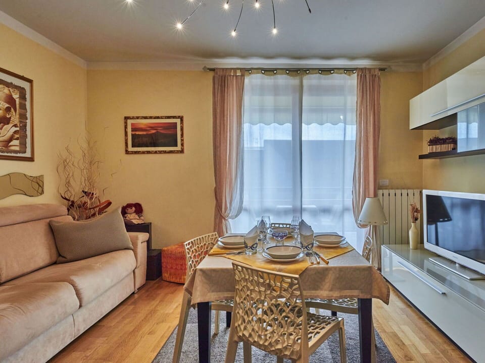 Brown, Furniture, Property, Table, Wood, Couch, Interior Design, Lighting, Picture Frame, Floor