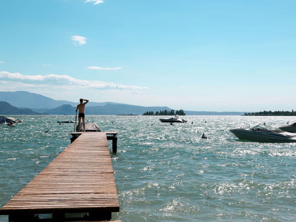 Water, Sky, Cloud, Azure, Boat, Coastal And Oceanic Landforms, Lake, Leisure, Watercraft