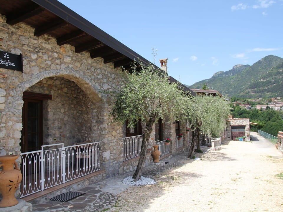 Property, Building, Wall, Architecture, House, Village, Rural Area, Tree, Arch, Hacienda