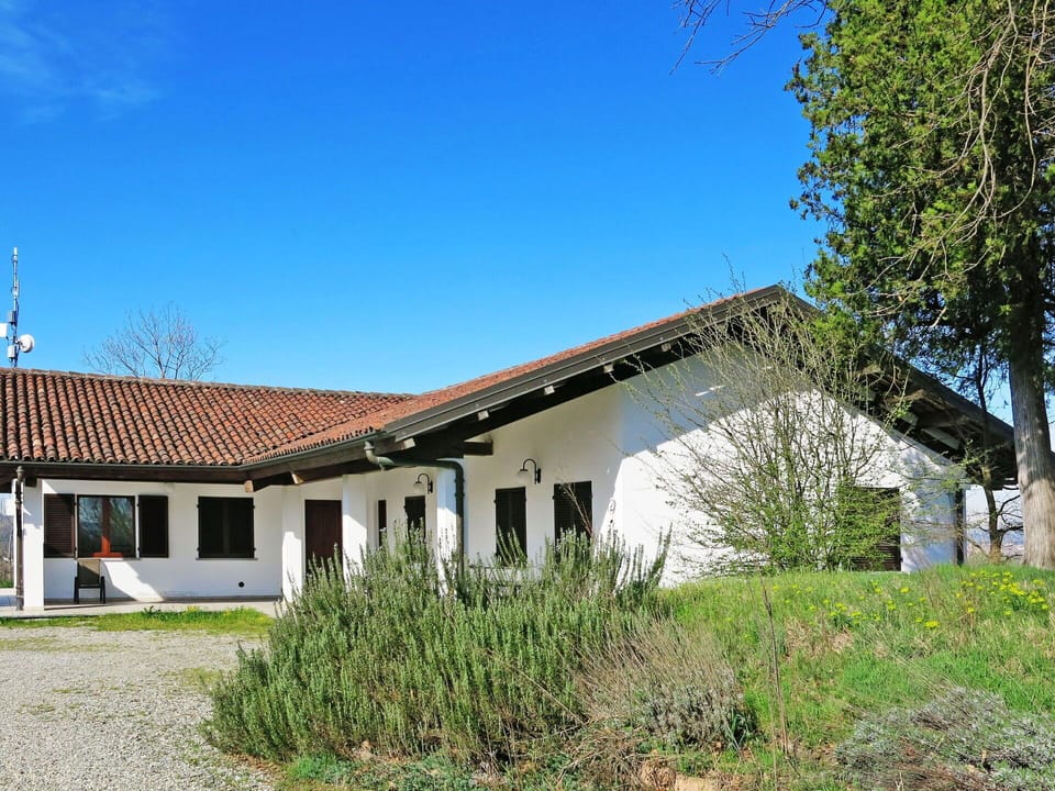 House, Property, Home, Real Estate, Architecture, Building, Residential Area, Land Lot, Rural Area, Roof