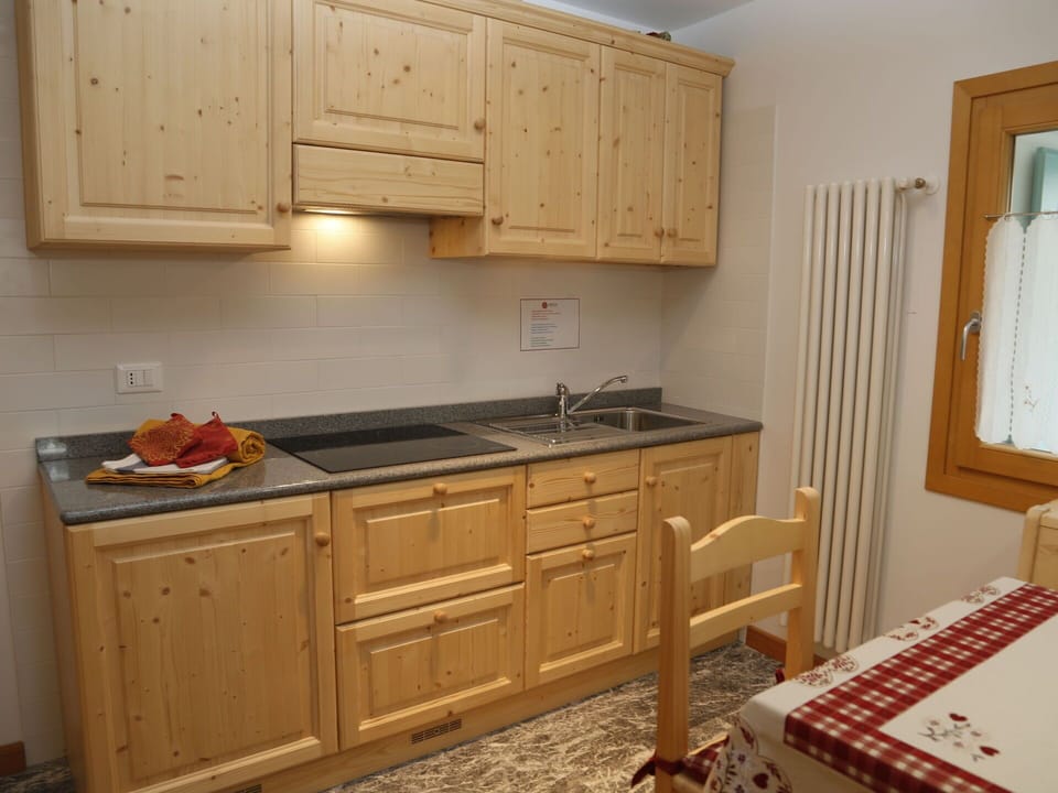 Cabinetry, Property, Furniture, Countertop, Wood, Building, Kitchen, Kitchen Appliance, Drawer, Interior Design