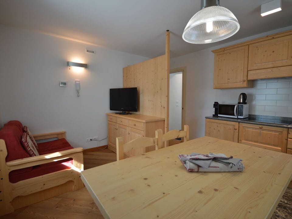 Cabinetry, Furniture, Property, Countertop, Table, Drawer, Wood, Lighting, Home Appliance, Interior Design