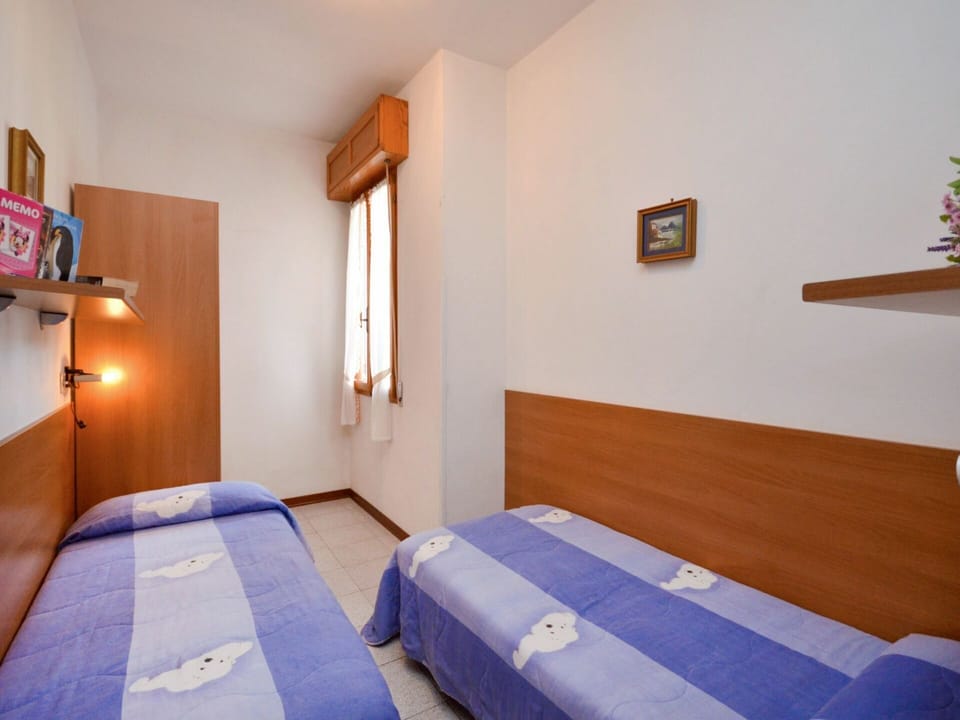 Bedroom, Bed, Room, Furniture, Property, Bed Sheet, Bed Frame, Building, Interior Design, Mattress