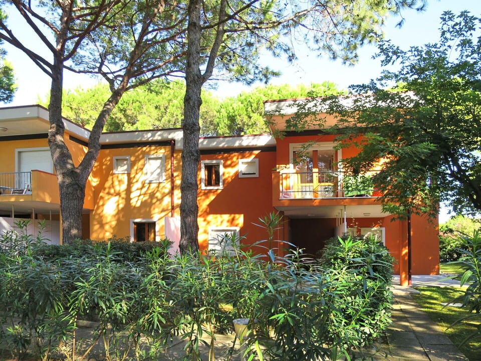 Property, House, Home, Real Estate, Building, Cottage, Tree, Architecture, Residential Area, Estate