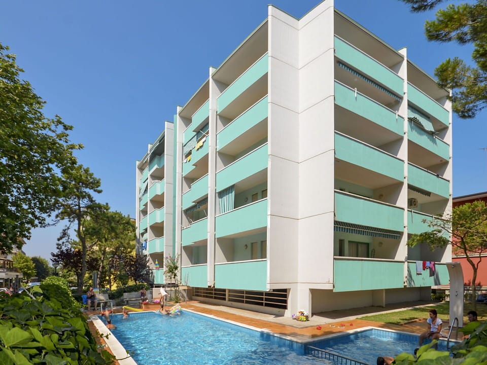 Property, Building, Condominium, Architecture, Apartment, Real Estate, Mixed-Use, Residential Area, House, Tower Block