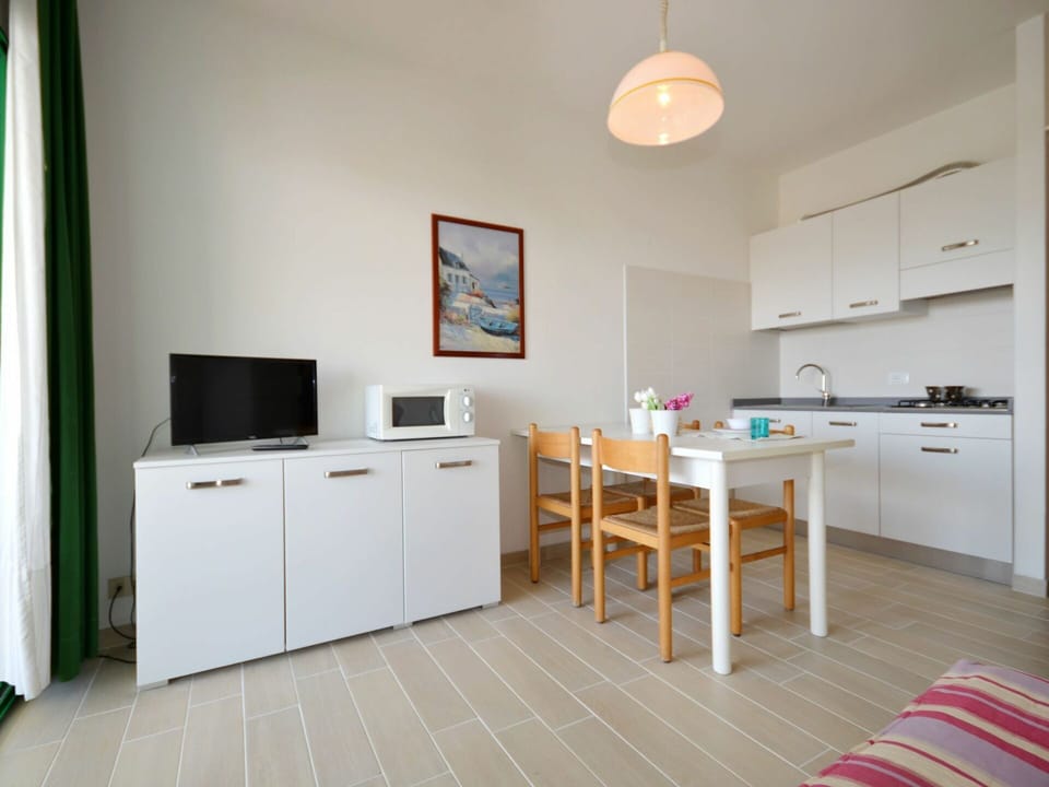 Room, Furniture, Property, Interior Design, Building, Floor, House, Kitchen, Cabinetry, Table