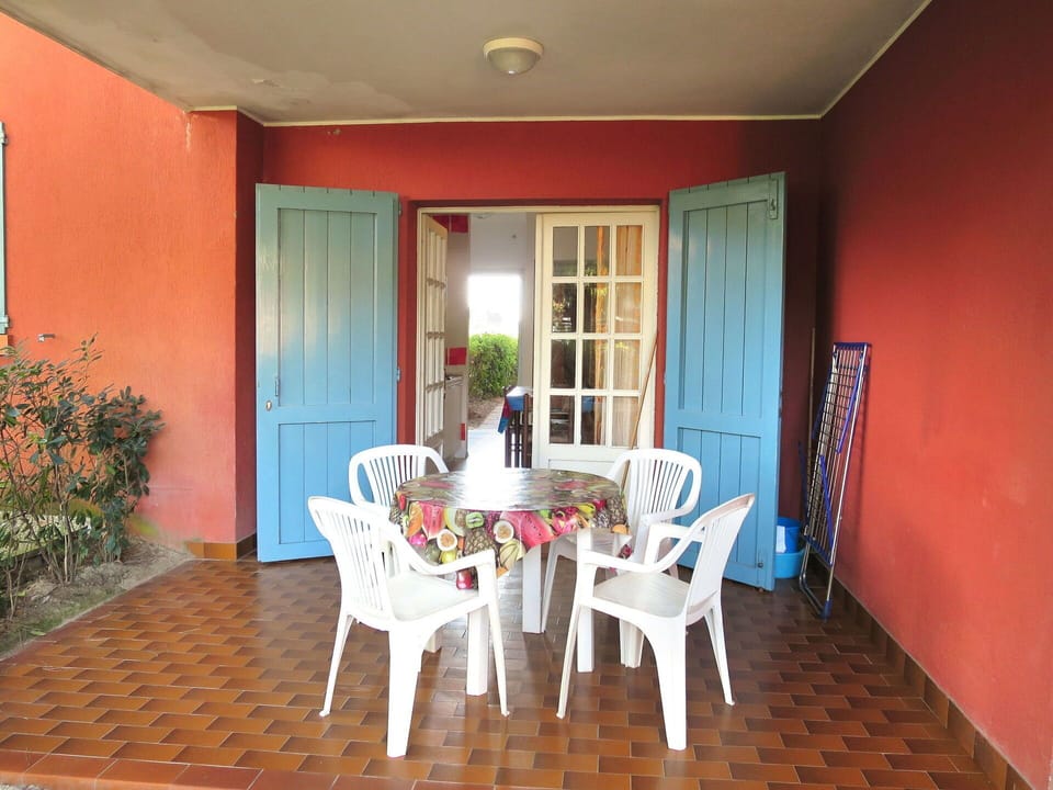 Room, Property, Building, Furniture, Dining Room, House, Interior Design, Real Estate, Table, Floor