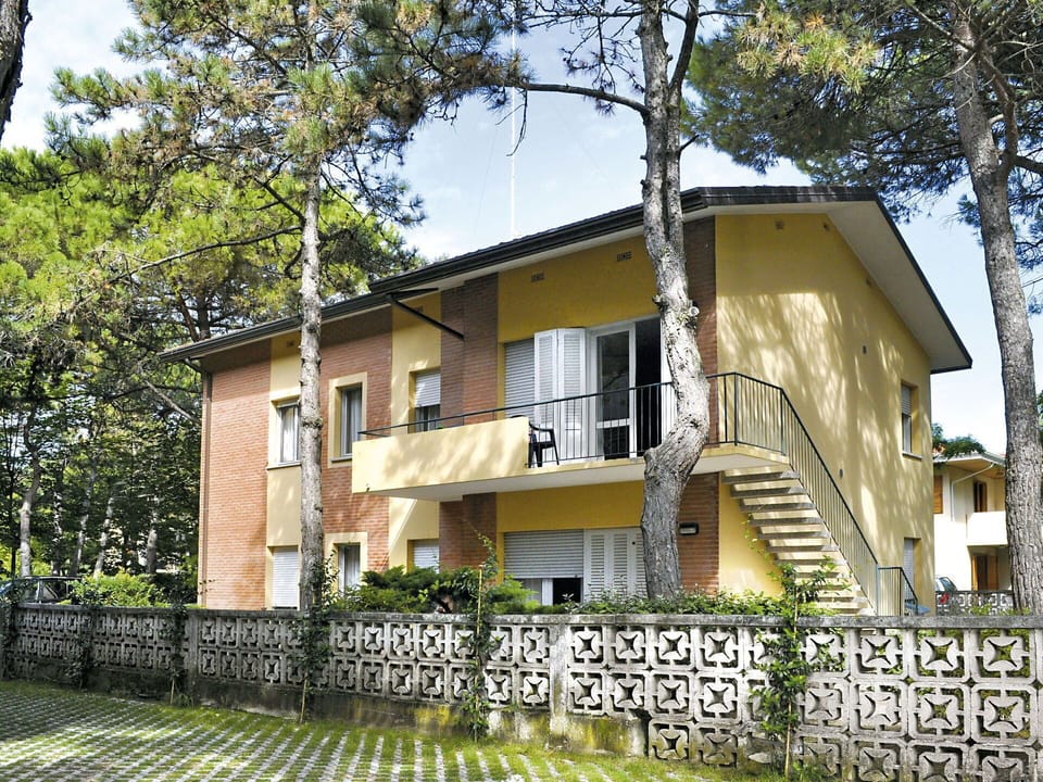 House, Property, Home, Building, Real Estate, Architecture, Cottage, Residential Area, Tree, Neighbourhood