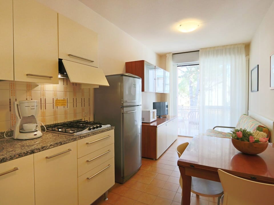 Countertop, Room, Property, Kitchen, Furniture, Cabinetry, Floor, Building, Interior Design, House