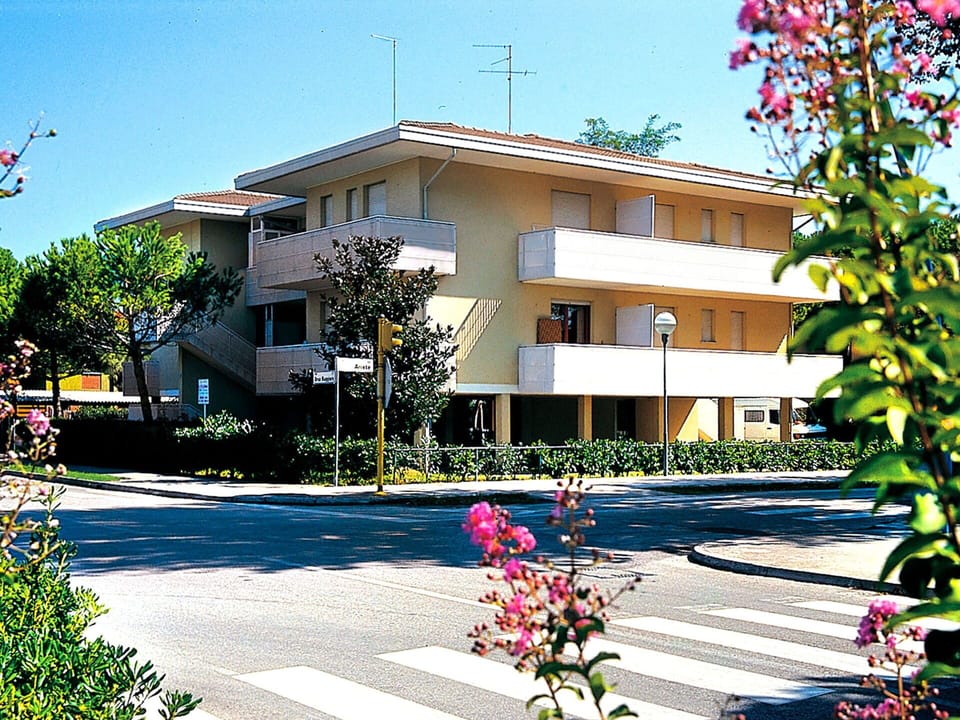 Residential Area, Property, Building, House, Neighbourhood, Architecture, Home, Town, Real Estate, Apartment