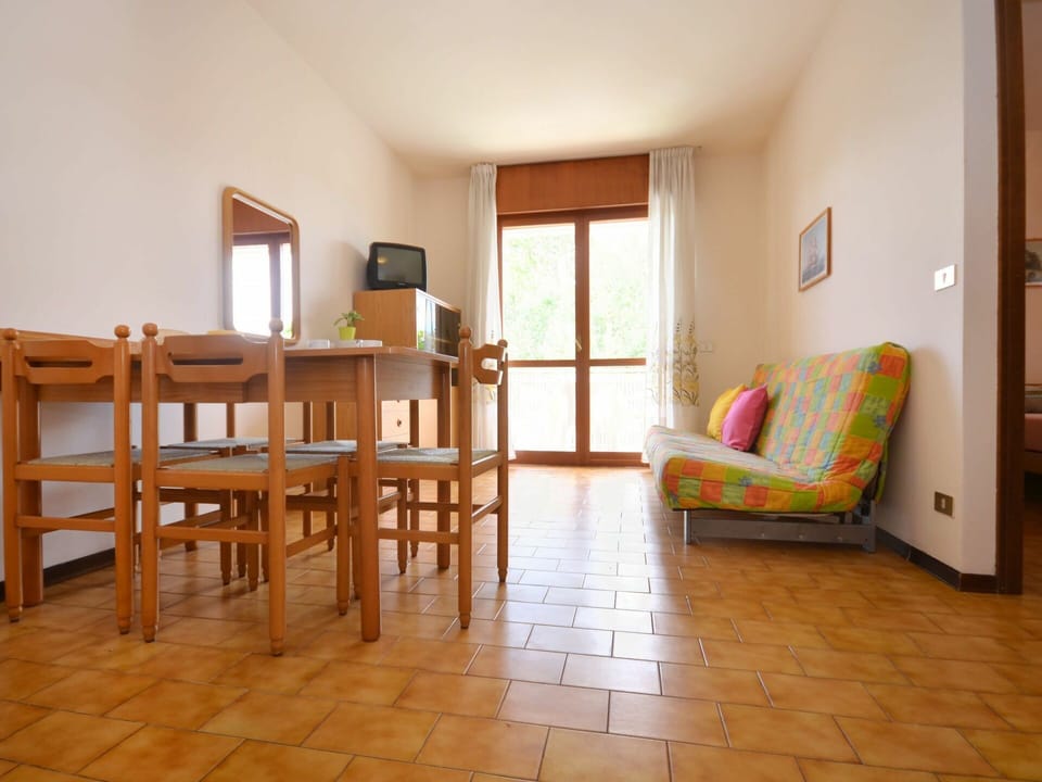 Room, Property, Furniture, Floor, Building, House, Interior Design, Table, Real Estate, Hardwood
