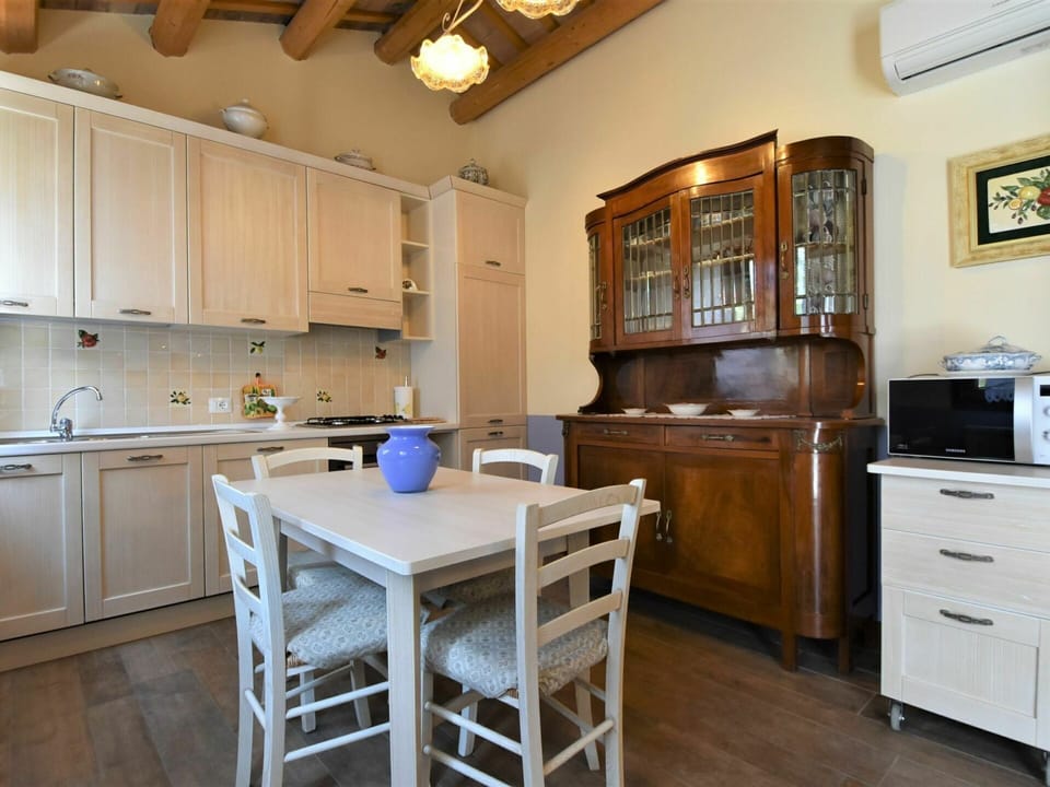 Countertop, Furniture, Room, Cabinetry, Kitchen, Property, Building, Interior Design, Floor, House