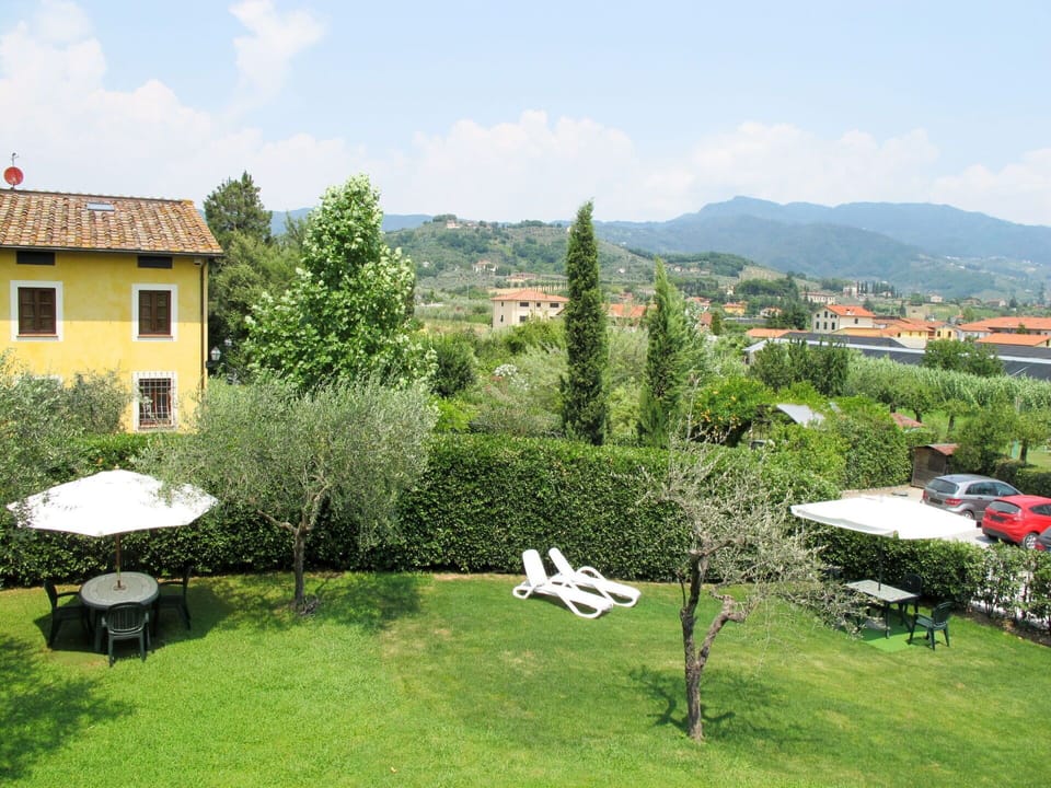 Property, Grass, Real Estate, House, Tree, Land Lot, Building, Hill Station, Rural Area, Residential Area