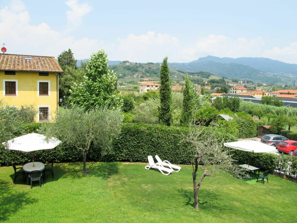 Property, Grass, Real Estate, House, Tree, Land Lot, Building, Hill Station, Rural Area, Residential Area