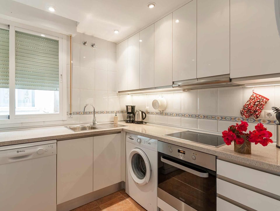 Fully equipped kitchen for self-catering holiday