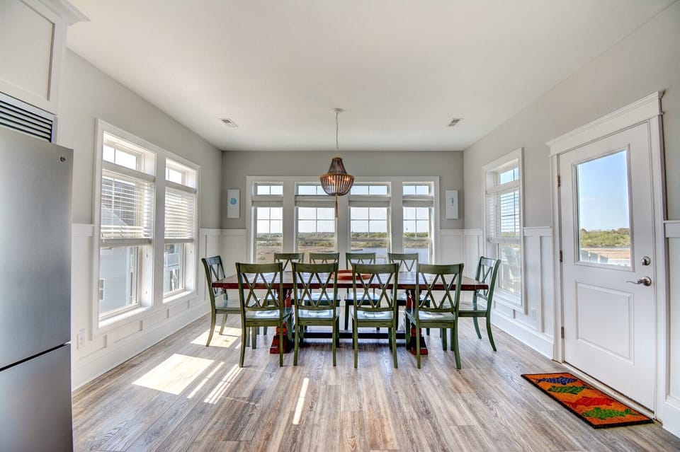 Breakfast Room