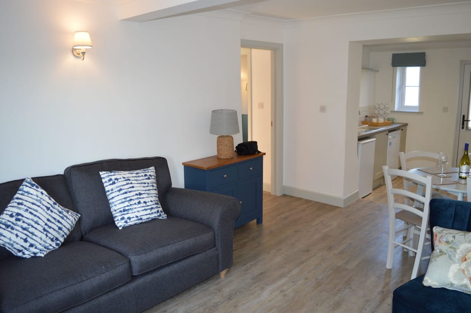 Open plan Sitting room/Kitchen with dining table for 4 