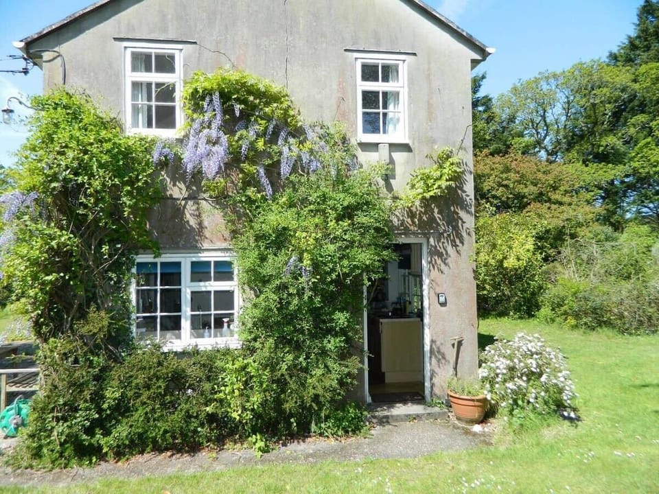 River Cottage side entrance 