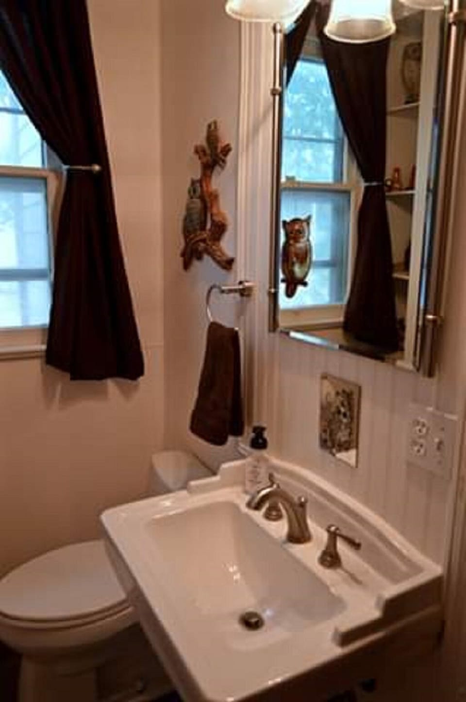 1st floor bathroom Count the number of OWLS