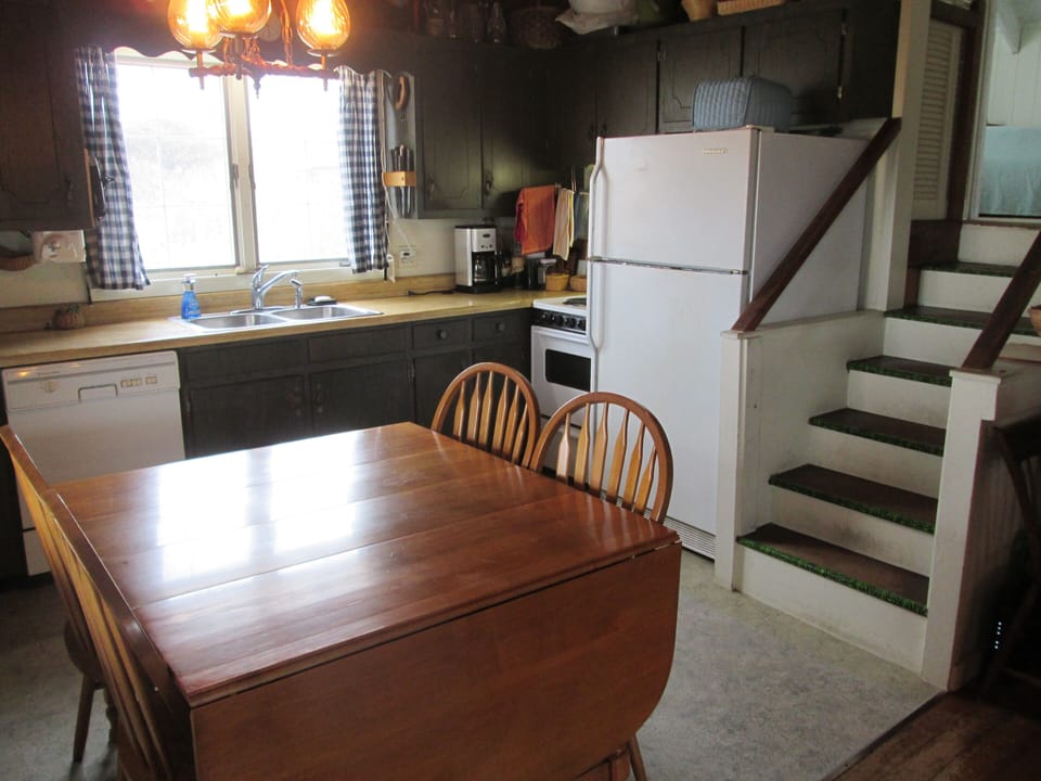 Eat in Kitchen Seats 10
