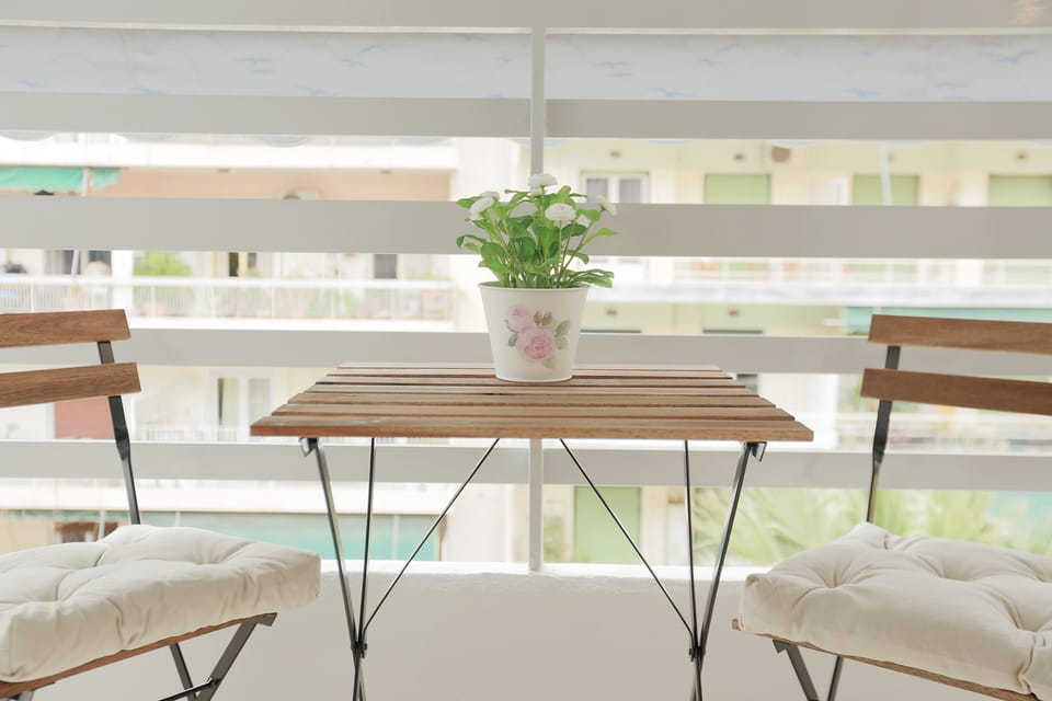 Freshly Refurbished flat, in Central Koukaki Apartment in Athens
