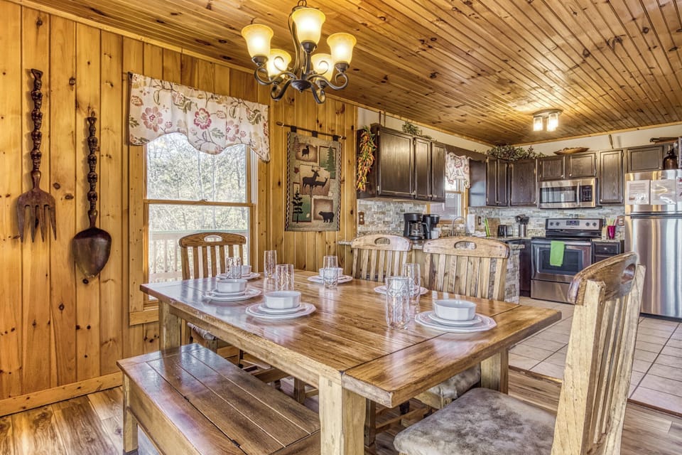 Plenty of seating to enjoy your meals!