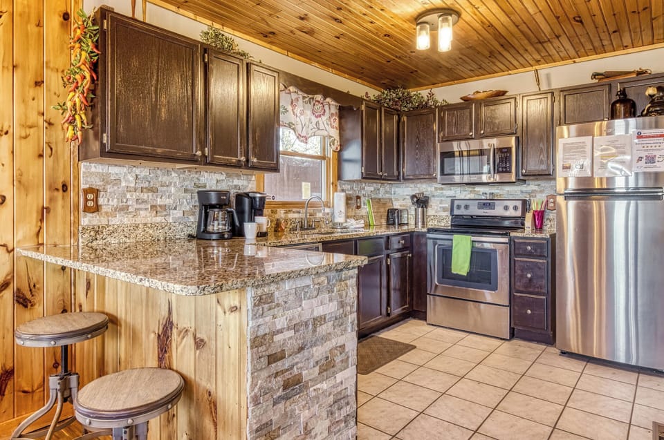 Spacious Refinished Kitchen to cook most meals!