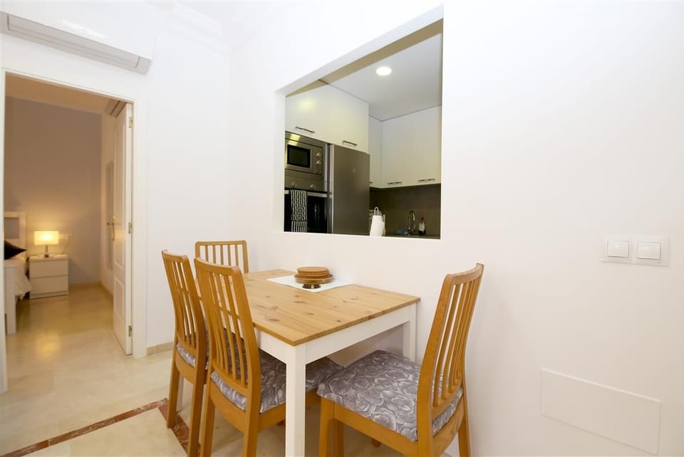 Dining area off the lounge with space for four guests