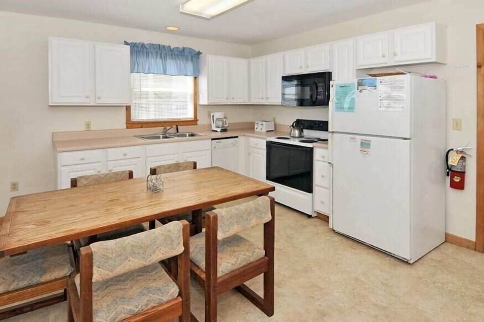 Kitchen (1)