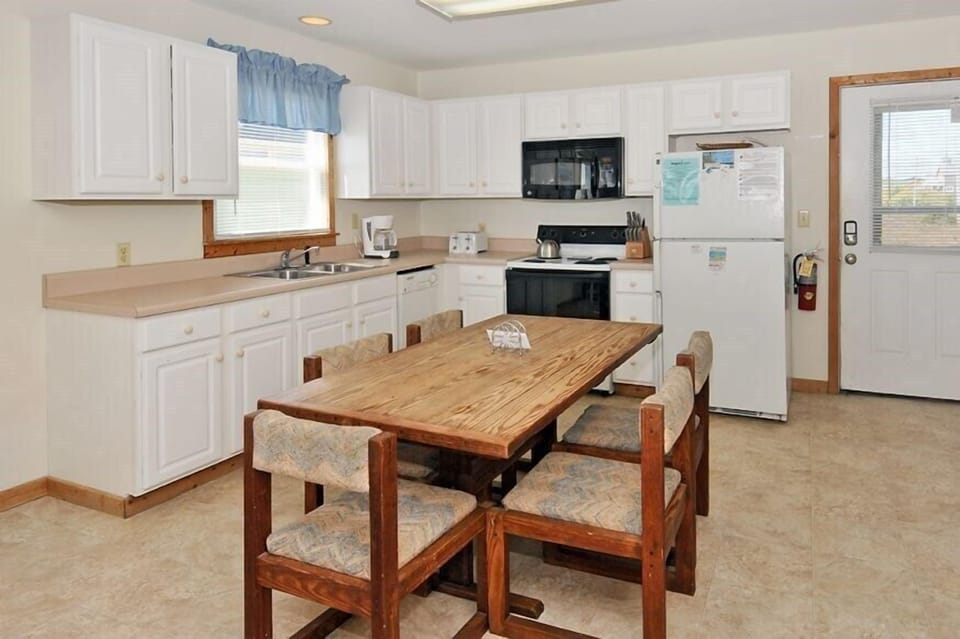 Kitchen (2)
