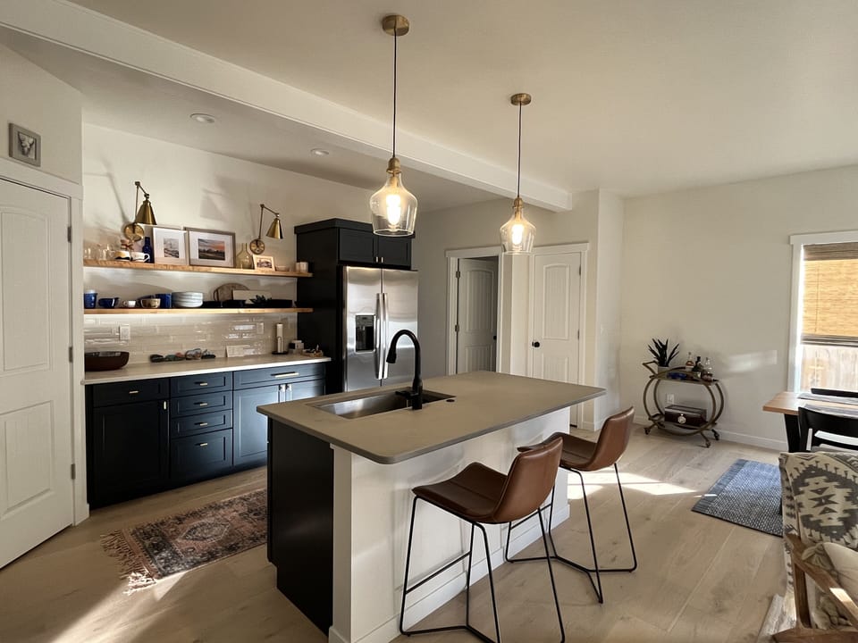 Kitchen w/ bar stools